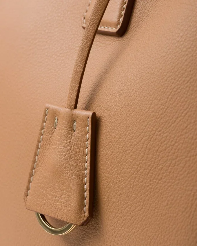 Bardzo duża skórzana torba Prada Buckle Bardzo duża skórzana torba Prada Buckle