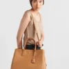 Bardzo duża skórzana torba Prada Buckle Bardzo duża skórzana torba Prada Buckle