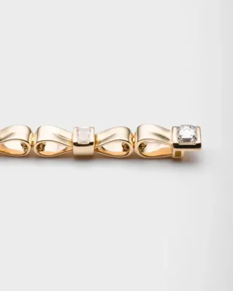 Bransoletka Eternal Gold Bow z żółtego złota i diamentów wyhodowanych w laboratorium Bransoletka Eternal Gold Bow z żółtego złota i diamentów wyhodowanych w laboratorium
