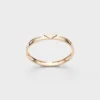 Bransoletka typu bangle z wycięciami z żółtego złota Bransoletka typu bangle z wycięciami z żółtego złota