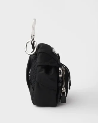 Breloczek do kluczy w kształcie mini torebki z tkaniny Re-Nylon