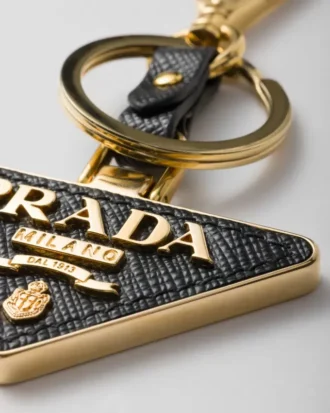 Brelok ze skóry Saffiano i metalu Brelok ze skóry Saffiano i metalu