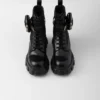Buty Monolith z szczotkowanej skóry i Re-Nylonu z kieszenią Buty Monolith z szczotkowanej skóry i Re-Nylonu z kieszenią