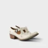 Buty z postarzanej skóry z klamrą Buty z postarzanej skóry z klamrą