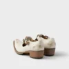 Buty z postarzanej skóry z klamrą Buty z postarzanej skóry z klamrą