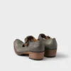 Buty z postarzanej skóry z klamrą Buty z postarzanej skóry z klamrą