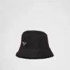 Czapka typu bucket z materiału Re-Nylon i owczej skóry Czapka typu bucket z materiału Re-Nylon i owczej skóry