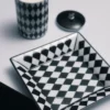 Duża kwadratowa porcelanowa taca – szachownica Duża kwadratowa porcelanowa taca – szachownica