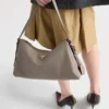 Duża skórzana torba na ramię Prada Aimae