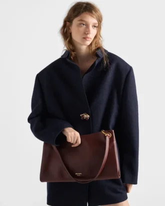 Duża skórzana torba na ramię Prada Etude