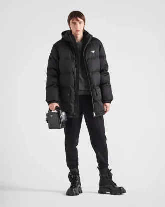Długa kurtka puchowa z Re-Nylon