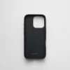 Etui ze skóry Saffiano do iPhone’a 16 Pro Etui ze skóry Saffiano do iPhone’a 16 Pro