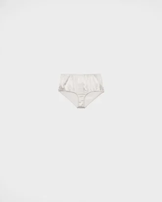 Figi satynowe w stylu vintage