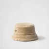 Kapelusz typu bucket z owczej skóry Kapelusz typu bucket z owczej skóry