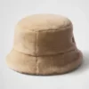 Kapelusz typu bucket z owczej skóry Kapelusz typu bucket z owczej skóry