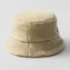 Kapelusz typu bucket z owczej skóry Kapelusz typu bucket z owczej skóry