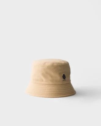 Kapelusz typu bucket z postarzanej tkaniny piqué Kapelusz typu bucket z postarzanej tkaniny piqué