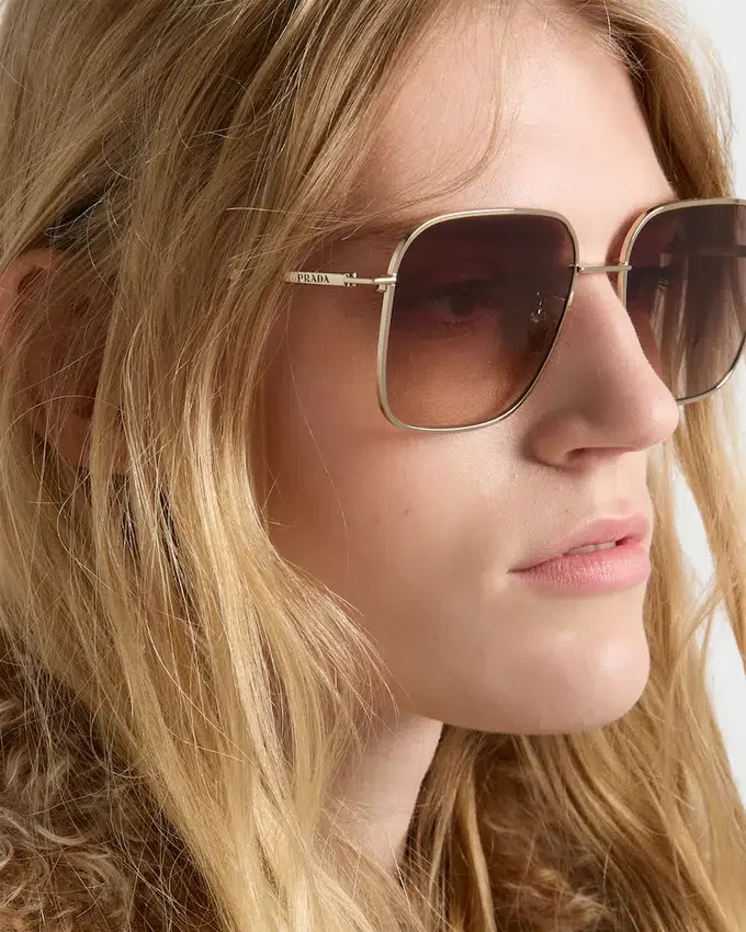 Kolekcja okularów Prada Okulary przeciwsłoneczne Kolekcja okularów Prada Okulary przeciwsłoneczne