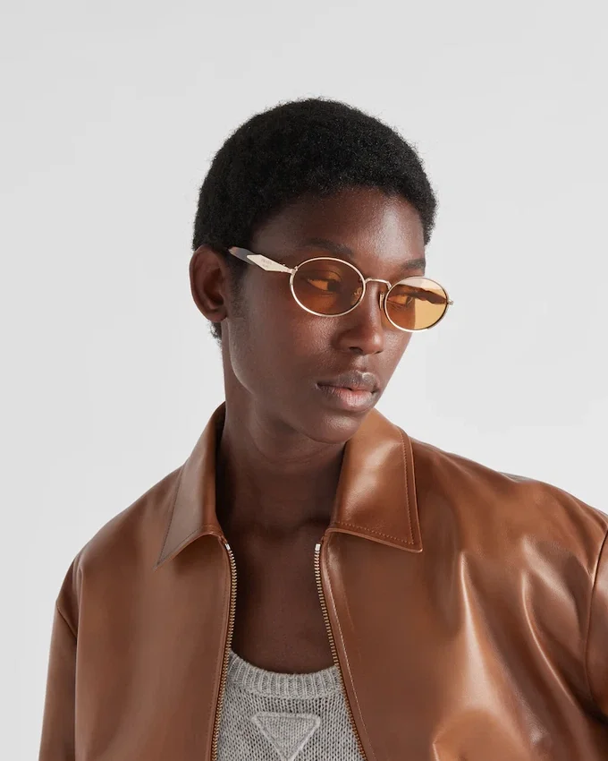Kolekcja okularów Prada Okulary przeciwsłoneczne Kolekcja okularów Prada Okulary przeciwsłoneczne