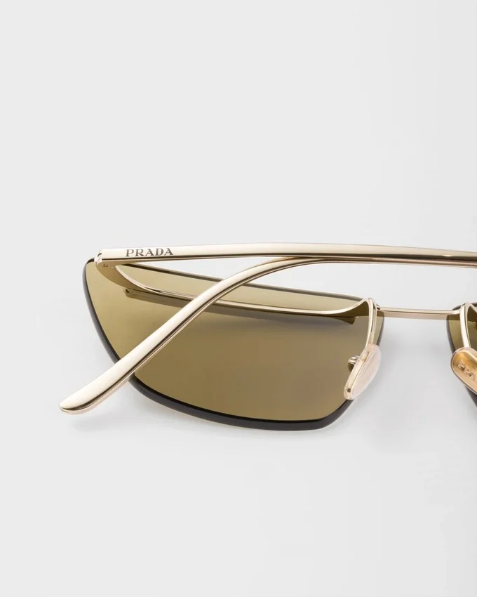 Kolekcja okularów Prada Okulary przeciwsłoneczne Kolekcja okularów Prada Okulary przeciwsłoneczne