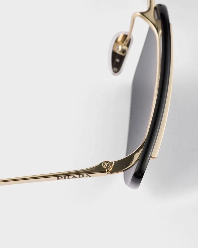 Kolekcja okularów Prada Okulary przeciwsłoneczne Kolekcja okularów Prada Okulary przeciwsłoneczne