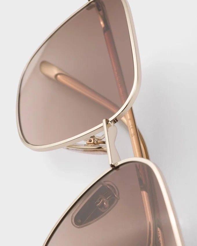 Kolekcja okularów Prada Okulary przeciwsłoneczne Kolekcja okularów Prada Okulary przeciwsłoneczne