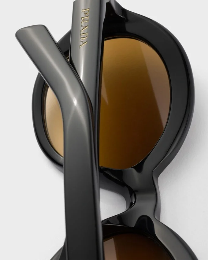 Kolekcja okularów Prada Okulary przeciwsłoneczne Kolekcja okularów Prada Okulary przeciwsłoneczne
