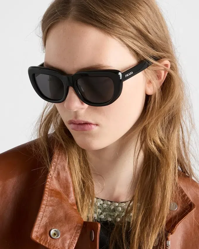 Kolekcja okularów Prada Okulary przeciwsłoneczne Kolekcja okularów Prada Okulary przeciwsłoneczne