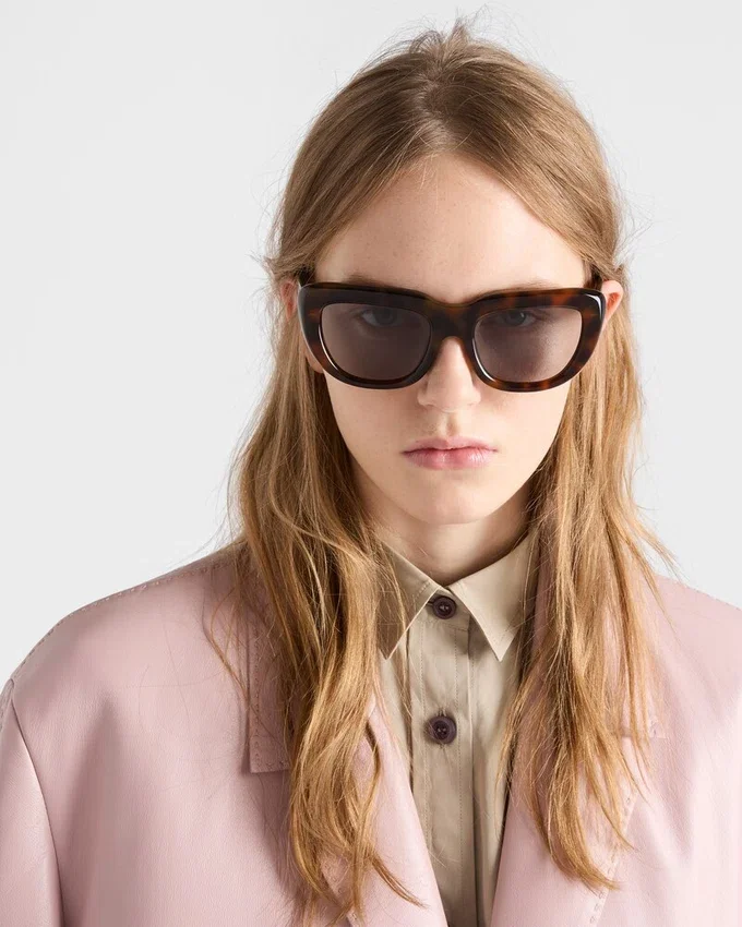 Kolekcja okularów Prada Okulary przeciwsłoneczne Kolekcja okularów Prada Okulary przeciwsłoneczne