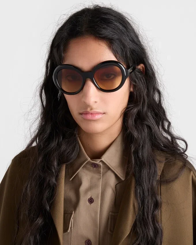 Kolekcja okularów Prada Okulary przeciwsłoneczne Kolekcja okularów Prada Okulary przeciwsłoneczne