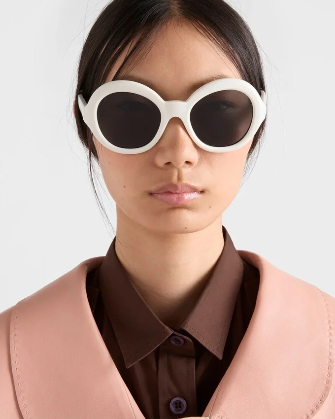 Kolekcja okularów Prada Okulary przeciwsłoneczne Kolekcja okularów Prada Okulary przeciwsłoneczne