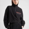 Krótka bluza z technicznego polaru z recyklingu Krótka bluza z technicznego polaru z recyklingu