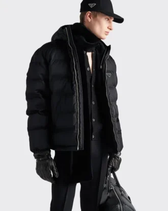 Krótka kurtka puchowa z materiału Re-Nylon Krótka kurtka puchowa z materiału Re-Nylon