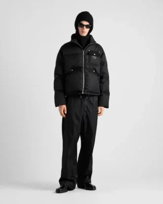 Krótka kurtka puchowa z materiału Re-Nylon Krótka kurtka puchowa z materiału Re-Nylon