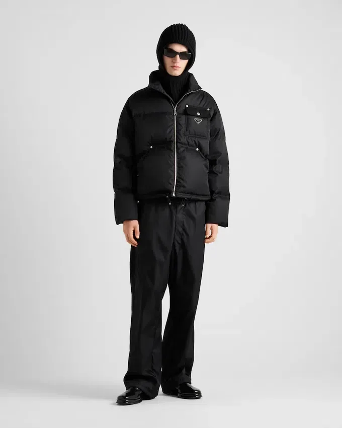 Krótka kurtka puchowa z materiału Re-Nylon Krótka kurtka puchowa z materiału Re-Nylon