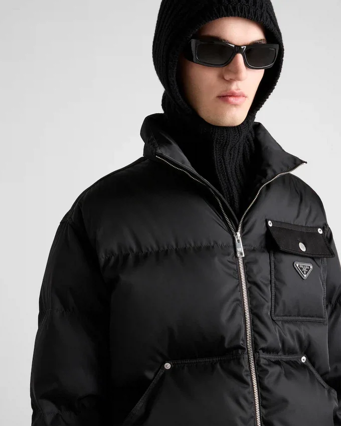 Krótka kurtka puchowa z materiału Re-Nylon Krótka kurtka puchowa z materiału Re-Nylon
