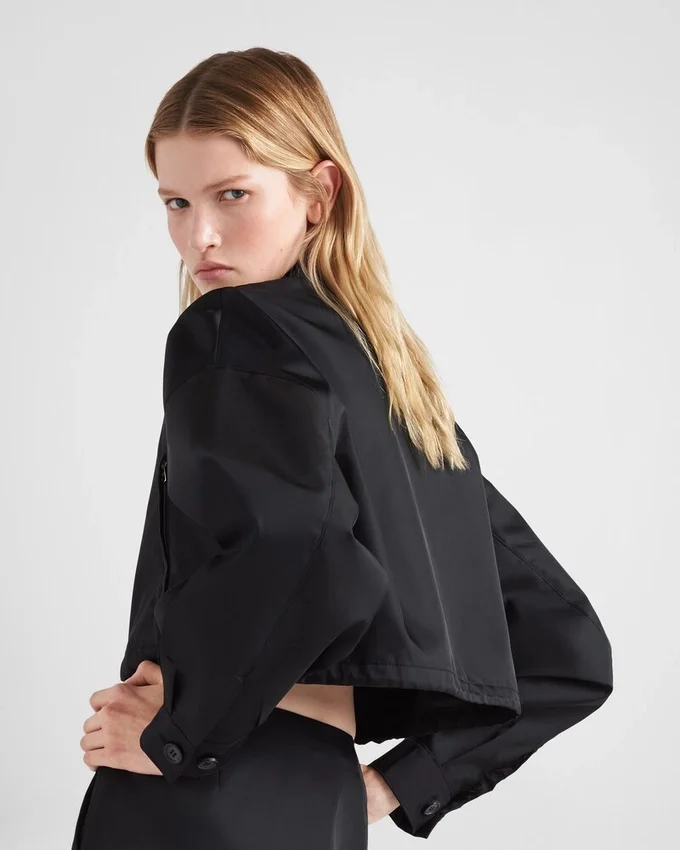 Krótka kurtka typu blouson z materiału Re-Nylon Krótka kurtka typu blouson z materiału Re-Nylon