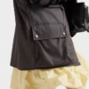Kurtka przeciwdeszczowa z pranej tkaniny Re-Nylon Kurtka przeciwdeszczowa z pranej tkaniny Re-Nylon
