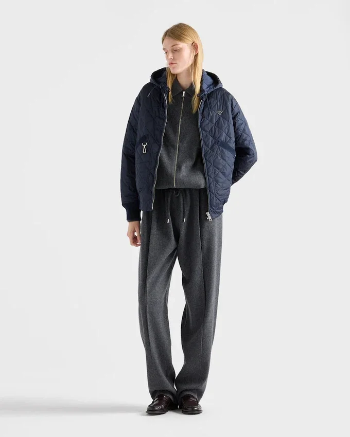 Kurtka typu blouson z kapturem z materiału Re-Nylon Kurtka typu blouson z kapturem z materiału Re-Nylon