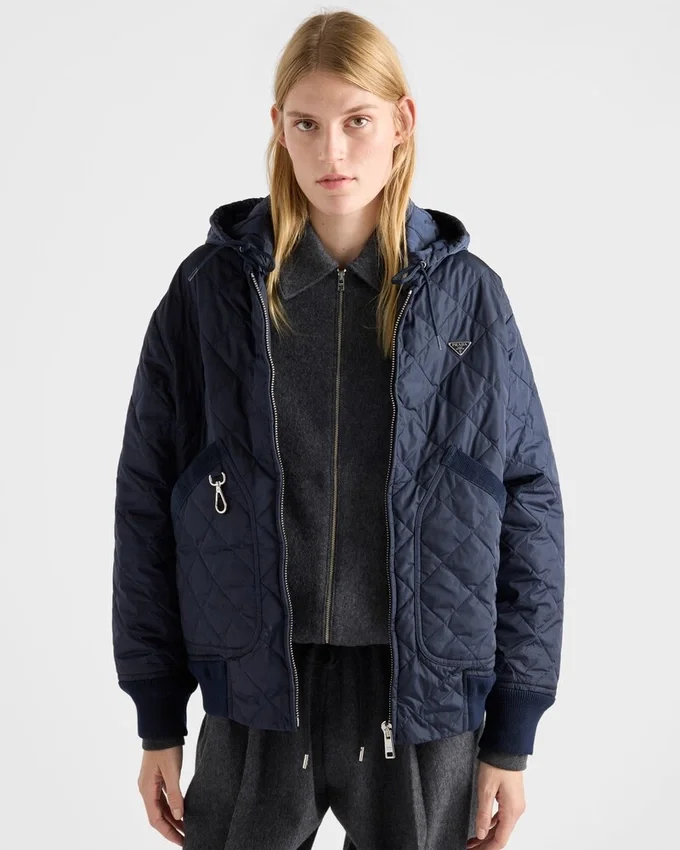 Kurtka typu blouson z kapturem z materiału Re-Nylon Kurtka typu blouson z kapturem z materiału Re-Nylon