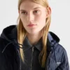 Kurtka typu blouson z kapturem z materiału Re-Nylon Kurtka typu blouson z kapturem z materiału Re-Nylon