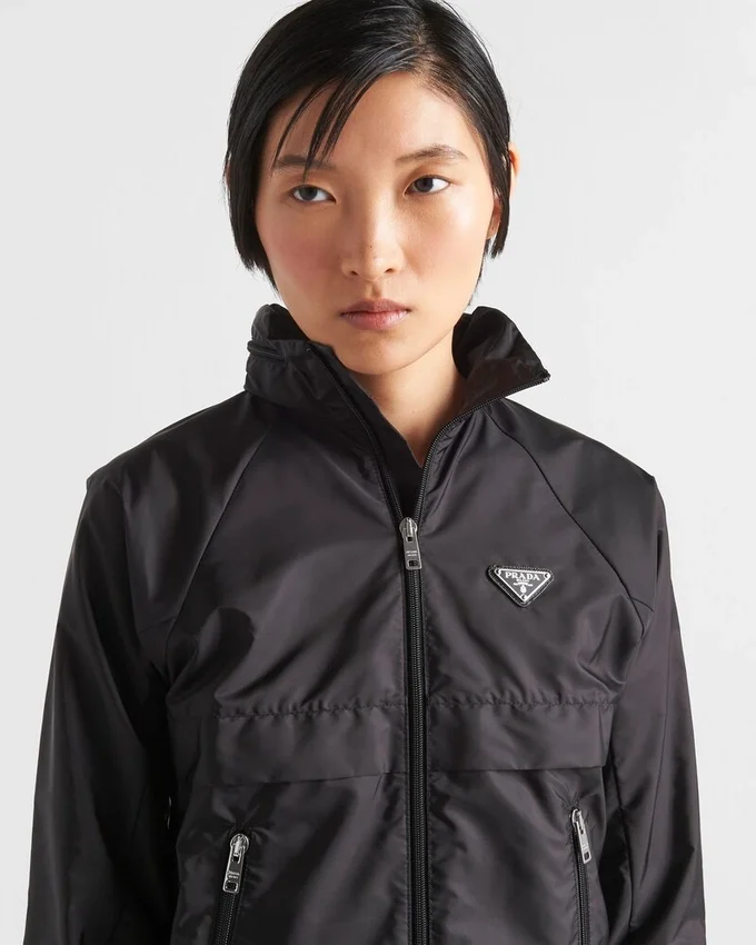 Lekka kurtka przeciwdeszczowa z Re-Nylon Lekka kurtka przeciwdeszczowa z Re-Nylon
