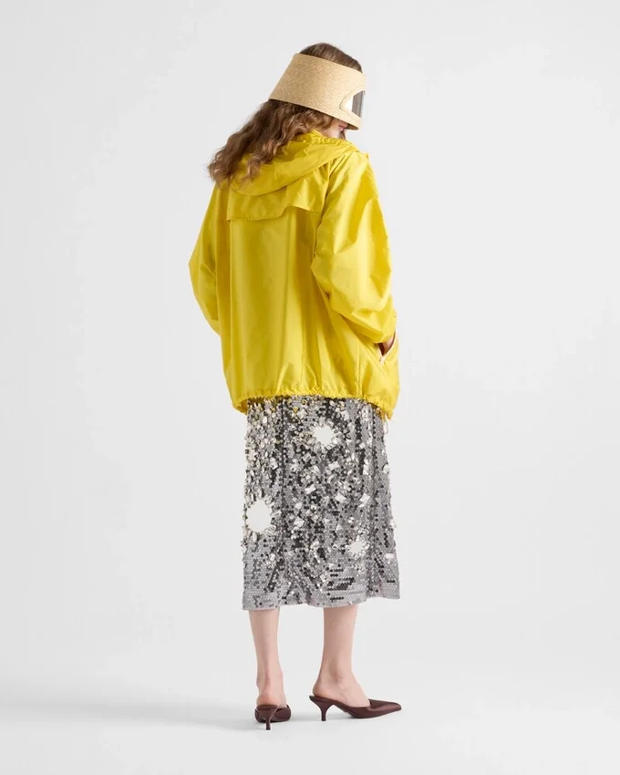 Lekka kurtka przeciwdeszczowa z Re-Nylon Lekka kurtka przeciwdeszczowa z Re-Nylon