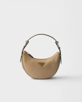 Mała skórzana torba na ramię Prada Arqua