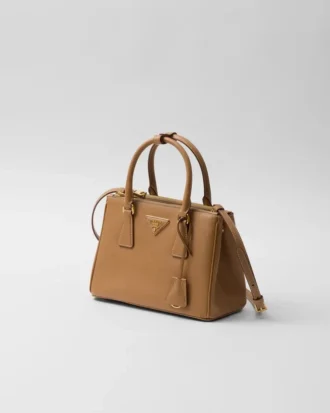 Mała torebka Prada Galleria z skóry Saffiano