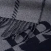 Mały wełniany szalik z żakardowym logo Mały wełniany szalik z żakardowym logo