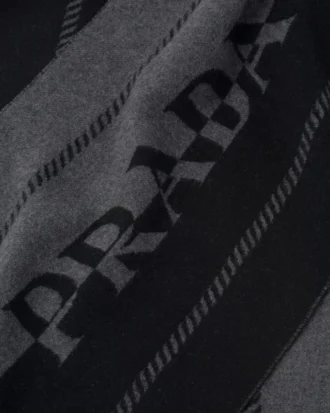 Mały wełniany szalik z żakardowym logo Mały wełniany szalik z żakardowym logo