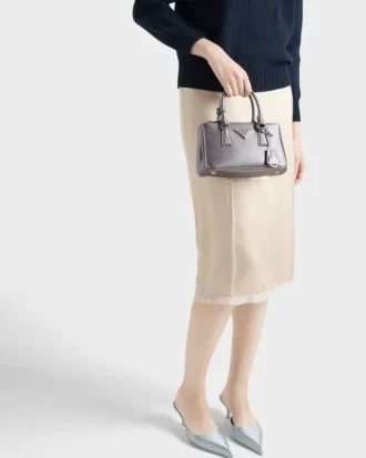Mini torebka Prada Galleria z lakierowanej skóry Saffiano Mini torebka Prada Galleria z lakierowanej skóry Saffiano