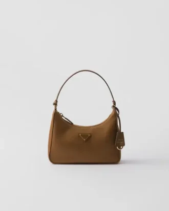 Mini torebka Prada Re-Edition 2005 z materiału Re-Nylon i Saffiano