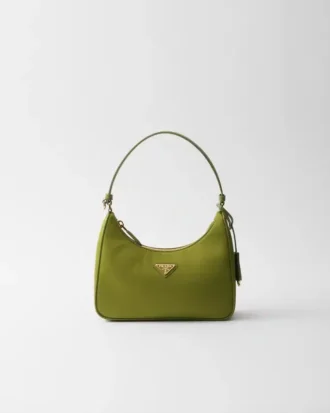Mini torebka Prada Re-Edition 2005 z materiału Re-Nylon i Saffiano
